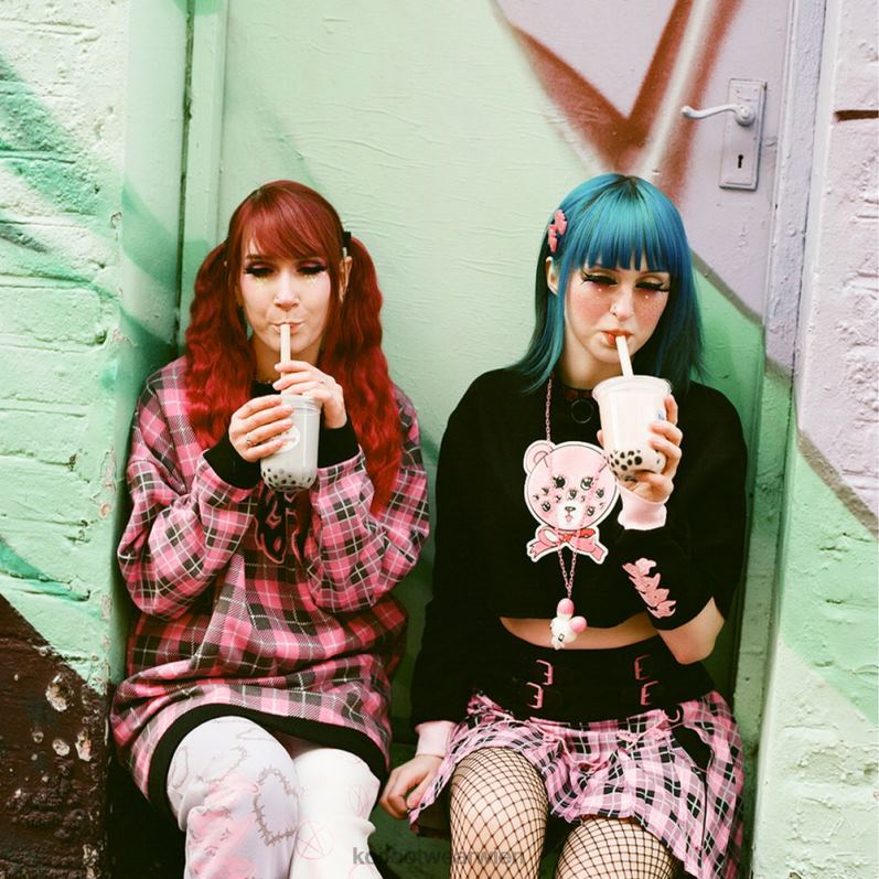 Kleidung Koi Footwear Yami-Crop-Top B6R04156 Schwarz Frauen