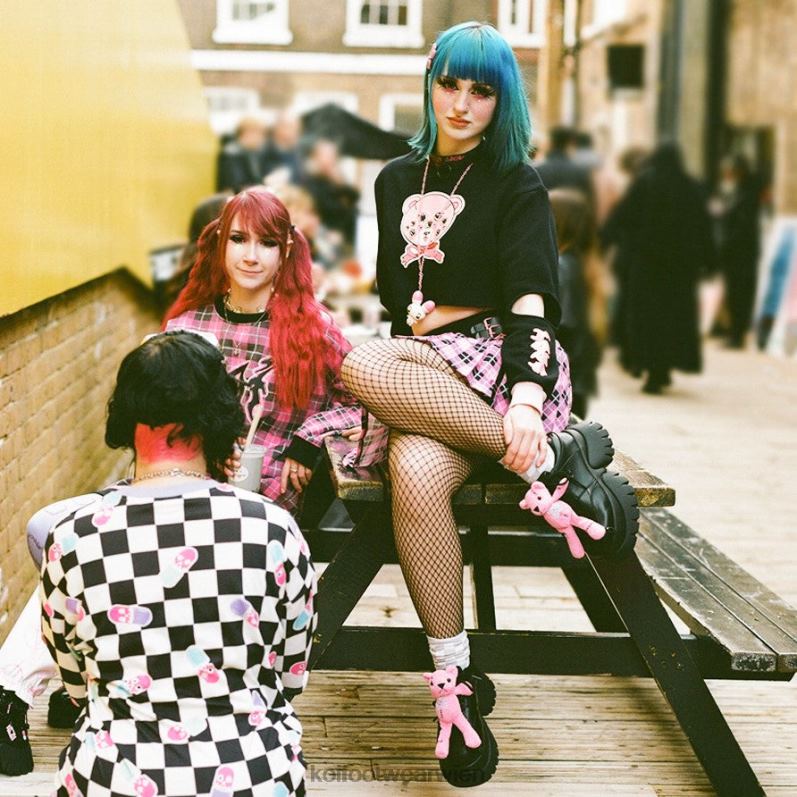 Kleidung Koi Footwear Yami-Crop-Top B6R04156 Schwarz Frauen